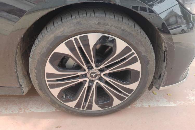 Used Mercedes-Benz E-Class 2025 Facelift E 300 L Luxury Edition Right Front Wheel Hub