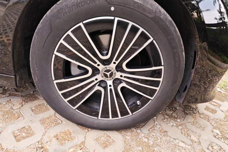 Used Mercedes-Benz E-Class 2025 E 260 L Right Front Wheel Hub