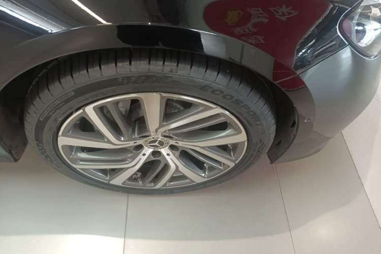Used Mercedes-Benz E-Class 2025 E 300 L Stylish Model Right Front Wheel Hub
