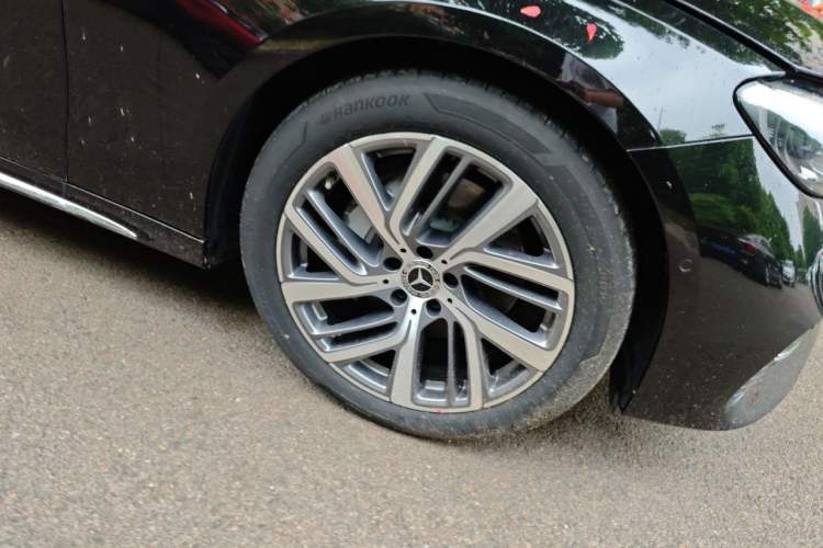 Used Mercedes-Benz E-Class 2025 E 300 L Stylish Model Right Front Wheel Hub