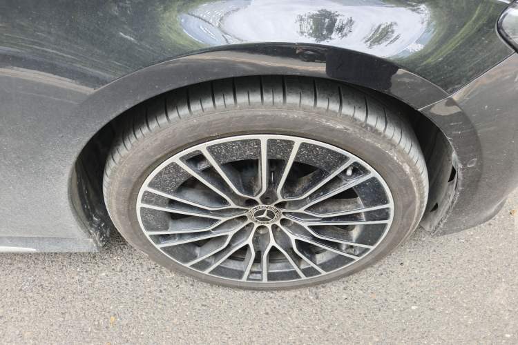 Used Mercedes-Benz E-Class 2025 Facelift E 300 L Luxury Edition Right Front Wheel Hub