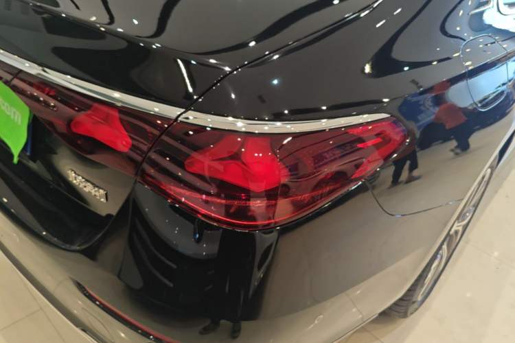 Used Mercedes-Benz E-Class 2025 Facelift E 300 L Fashion Edition Right Rear Taillight