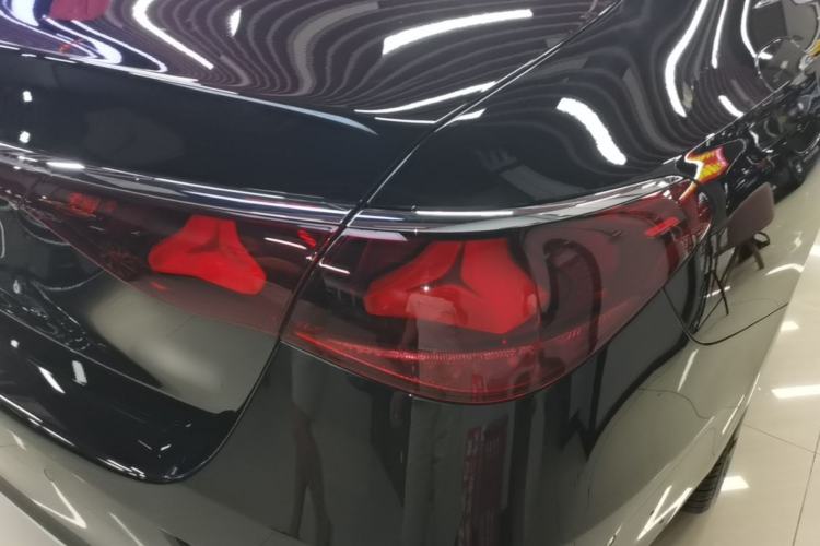 Used Mercedes-Benz E-Class 2025 E 300 L Luxury Model Right Rear Taillight