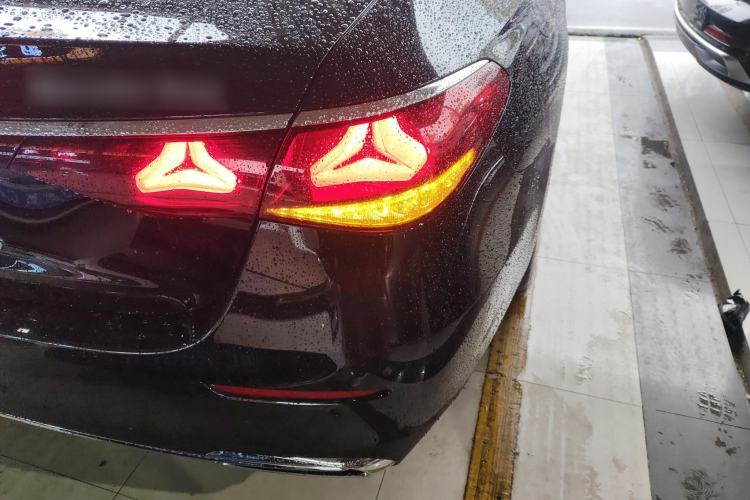 Used Mercedes-Benz E-Class 2025 E 300 L Luxury Model Right Rear Taillight