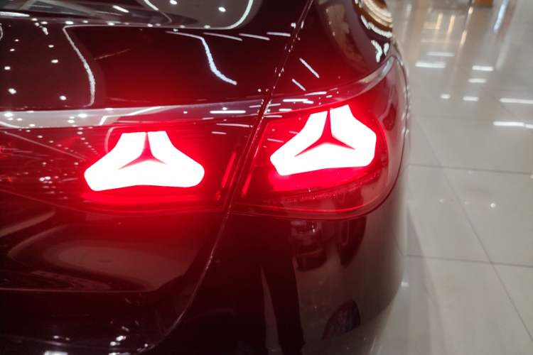 Used Mercedes-Benz E-Class 2025 Facelift E 300 L Luxury Edition Right Rear Taillight