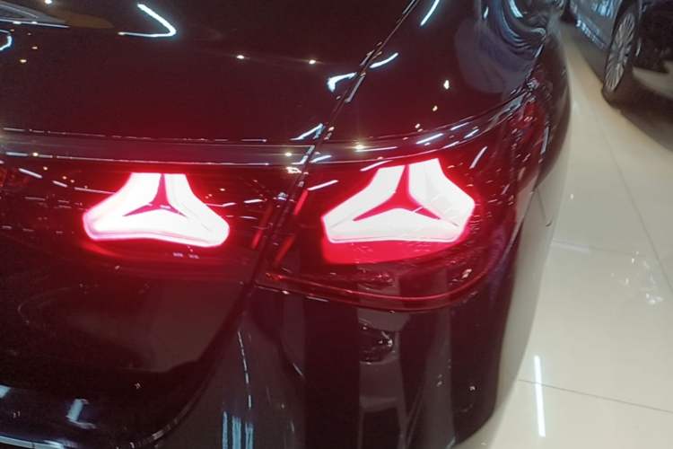 Used Mercedes-Benz E-Class 2025 Facelift E 300 L Luxury Edition Right Rear Taillight