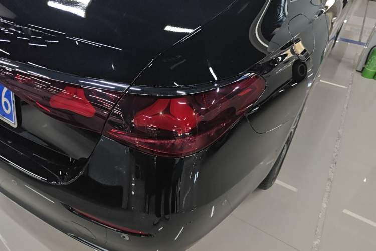 Used Mercedes-Benz E-Class 2025 E 300 L Stylish Model Right Rear Taillight