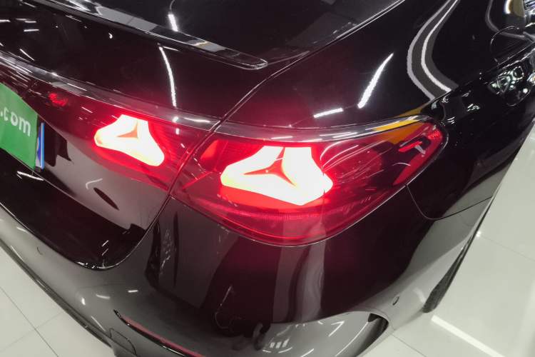 Used Mercedes-Benz E-Class 2025 Refresh E 300 Fashion Edition Sport Version Right Rear Taillight