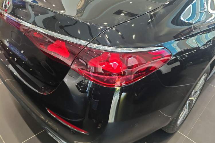 Used Mercedes-Benz E-Class 2025 E 300 L Stylish Model Right Rear Taillight