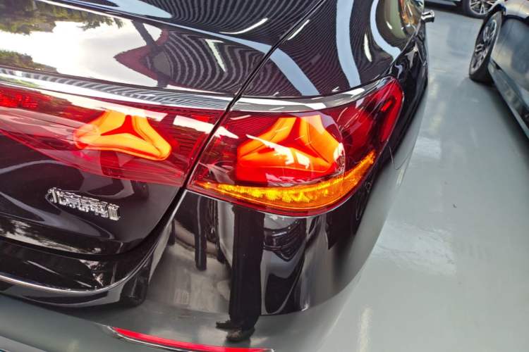 Used Mercedes-Benz E-Class 2025 Facelift E 300 L Luxury Edition Right Rear Taillight