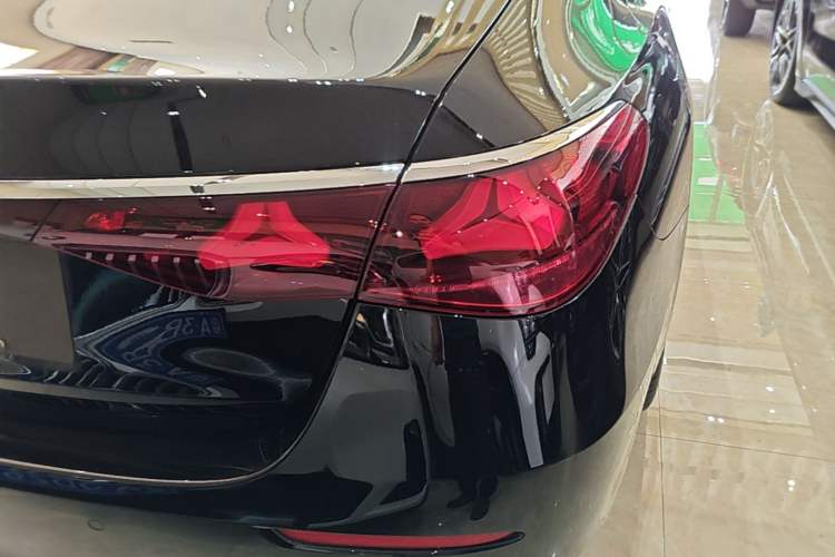 Used Mercedes-Benz E-Class 2025 E 300 L Stylish Model Right Rear Taillight