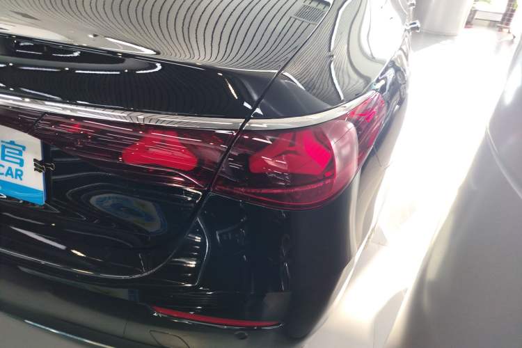 Used Mercedes-Benz E-Class 2025 E 300 L Luxury Model Right Rear Taillight