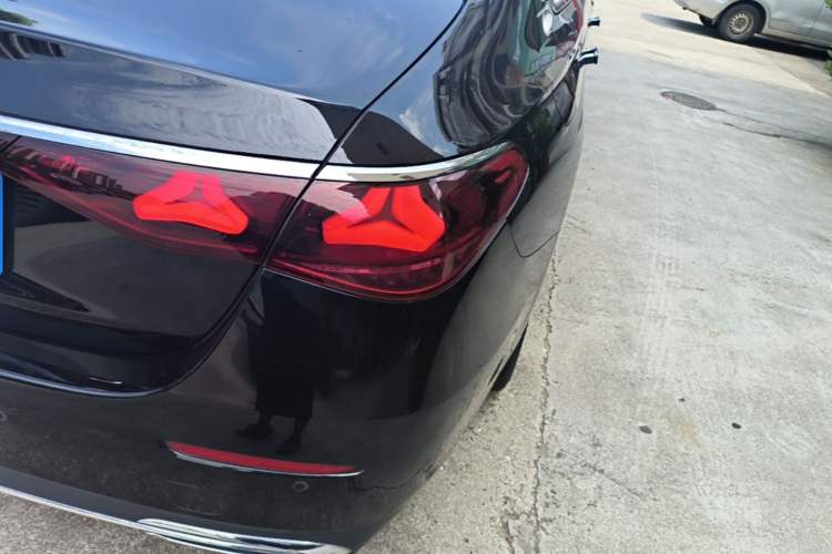 Used Mercedes-Benz E-Class 2025 E 300 L Stylish Model Right Rear Taillight