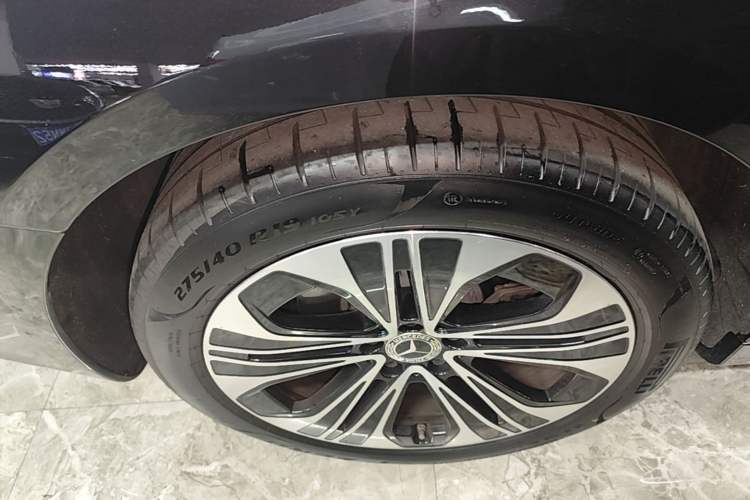 Used Mercedes-Benz E-Class 2025 Facelift E 300 L Luxury Edition Right Rear Wheel Hub