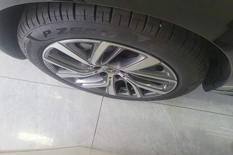 Used Mercedes-Benz E-Class 2025 Facelift E 300 L Fashion Edition Right Rear Wheel Hub