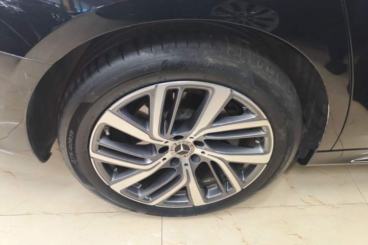 Used Mercedes-Benz E-Class 2025 E 300 L Stylish Model Right Rear Wheel Hub