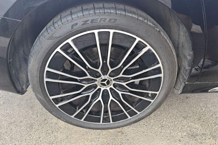 Used Mercedes-Benz E-Class 2025 E 300 L Prestige Edition Right Rear Wheel Hub