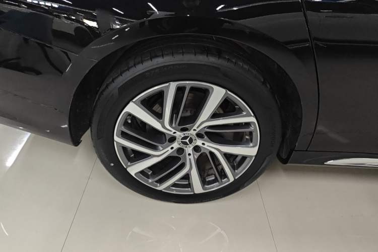 Used Mercedes-Benz E-Class 2025 E 300 L Stylish Model Right Rear Wheel Hub