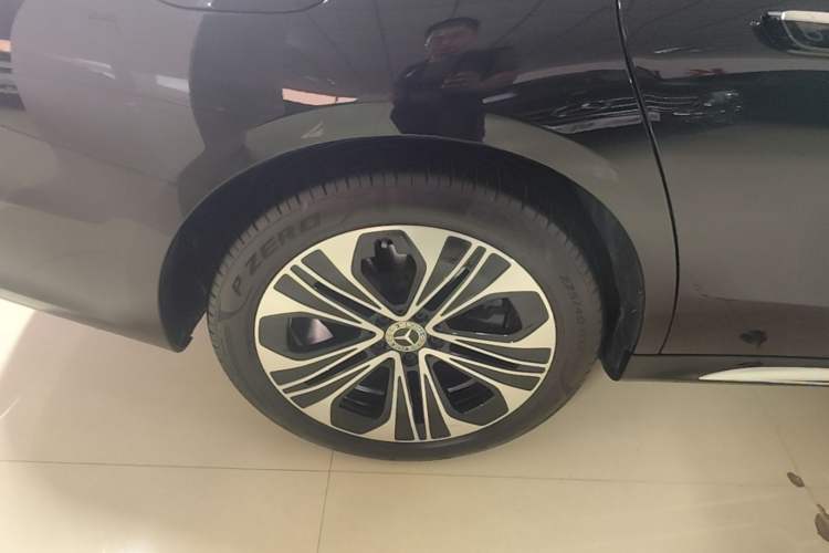 Used Mercedes-Benz E-Class 2025 Facelift E 300 L Luxury Edition Right Rear Wheel Hub
