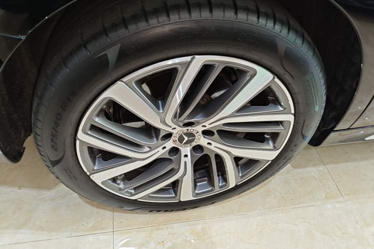 Used Mercedes-Benz E-Class 2025 E 300 L Stylish Model Right Rear Wheel Hub