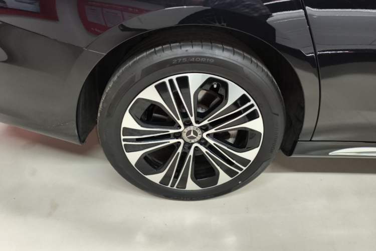 Used Mercedes-Benz E-Class 2025 Facelift E 300 L Luxury Edition Right Rear Wheel Hub