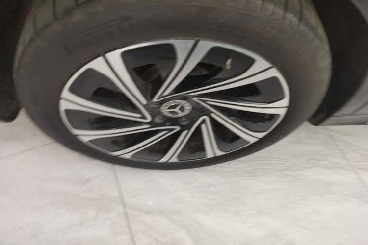 Used Mercedes-Benz E-Class 2025 E 300 L Luxury Model Right Rear Wheel Hub