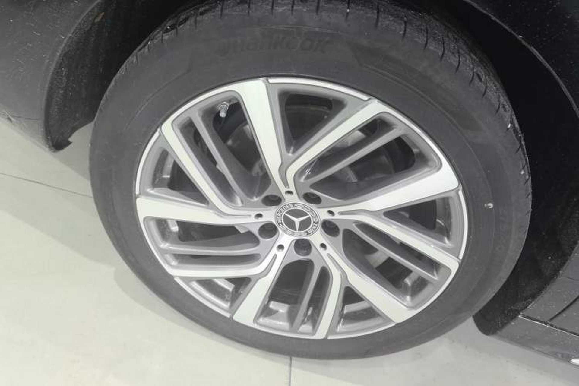 Used Mercedes-Benz E-Class 2025 E 300 L Stylish Model Right Rear Wheel Hub