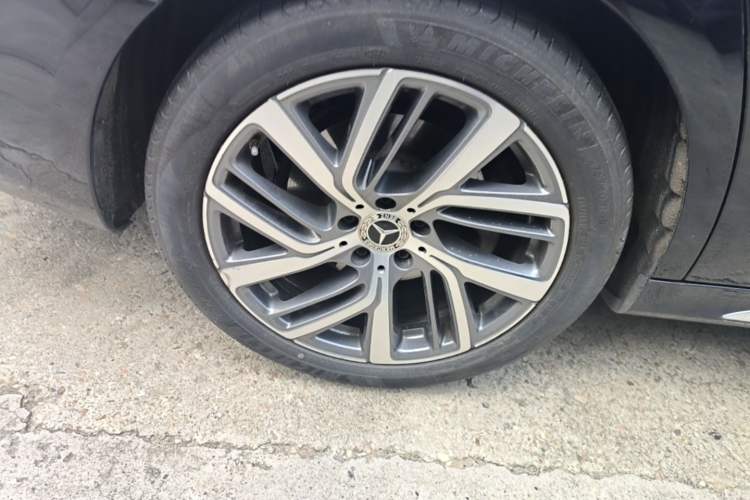 Used Mercedes-Benz E-Class 2025 E 300 L Stylish Model Right Rear Wheel Hub