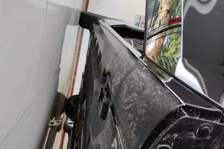 Used Mercedes-Benz E-Class 2025 E 260 L Right Side Sill
