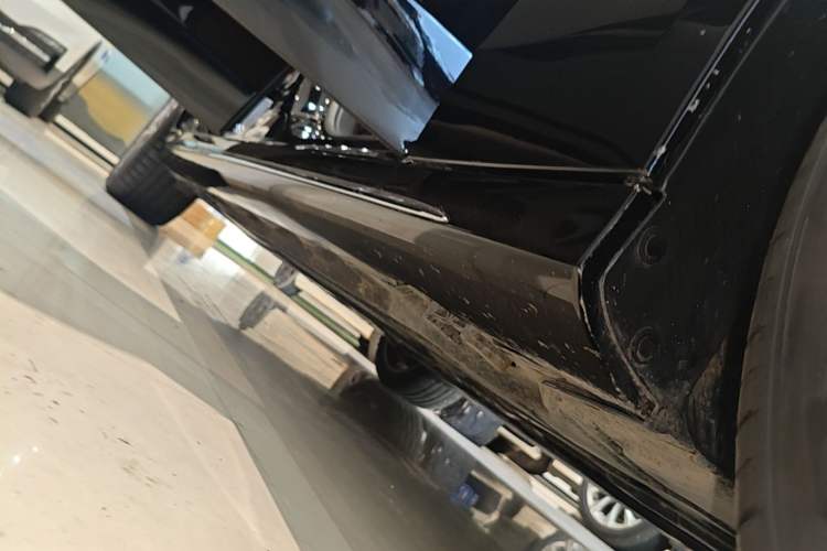 Used Mercedes-Benz E-Class 2025 Facelift E 300 L Fashion Edition Right Side Sill