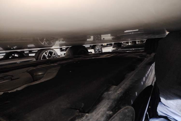 Used Mercedes-Benz E-Class 2025 Facelift E 300 L Luxury Edition Right Side Sill
