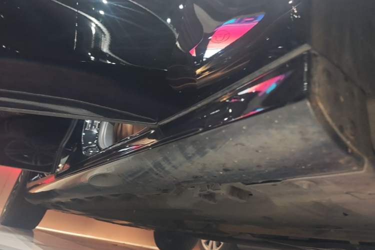 Used Mercedes-Benz E-Class 2025 E 300 L Luxury Model Right Side Sill
