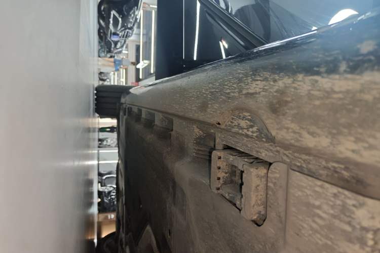 Used Mercedes-Benz E-Class 2025 Facelift E 300 L Fashion Edition Right Side Sill