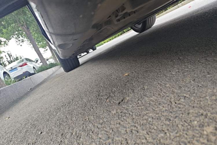 Used Mercedes-Benz E-Class 2025 E 300 L Prestige Edition Right Side Sill