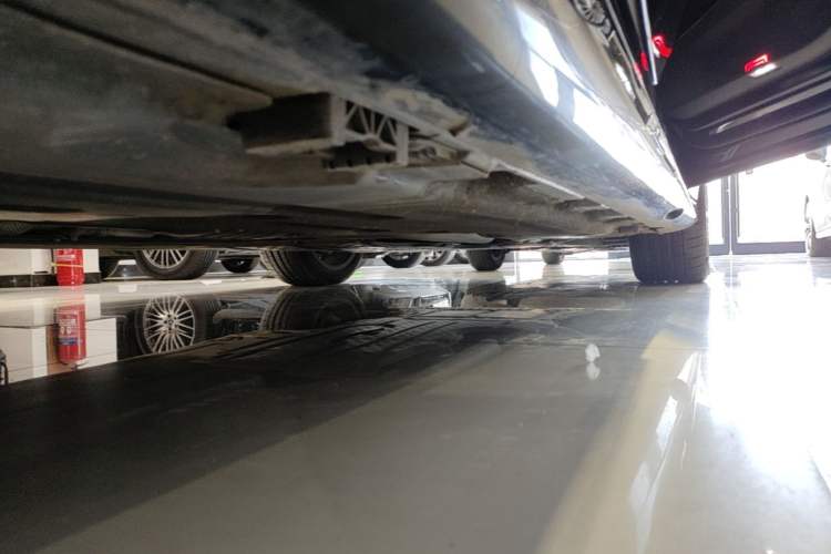 Used Mercedes-Benz E-Class 2025 Facelift E 300 L Luxury Edition Right Side Sill