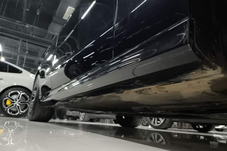 Used Mercedes-Benz E-Class 2025 Refresh E 300 Fashion Edition Sport Version Right Side Sill