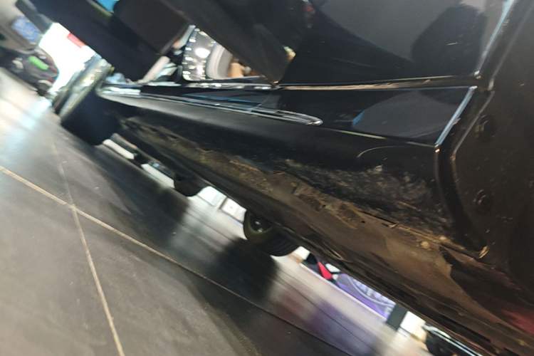 Used Mercedes-Benz E-Class 2025 E 300 L Stylish Model Right Side Sill