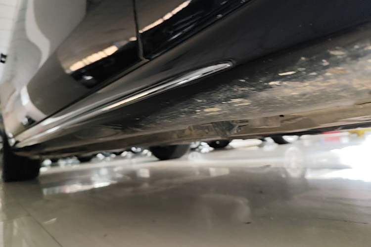 Used Mercedes-Benz E-Class 2025 Facelift E 300 L Luxury Edition Right Side Sill