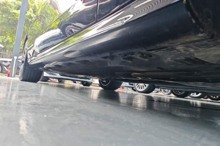 Used Mercedes-Benz E-Class 2025 Facelift E 300 L Luxury Edition Right Side Sill