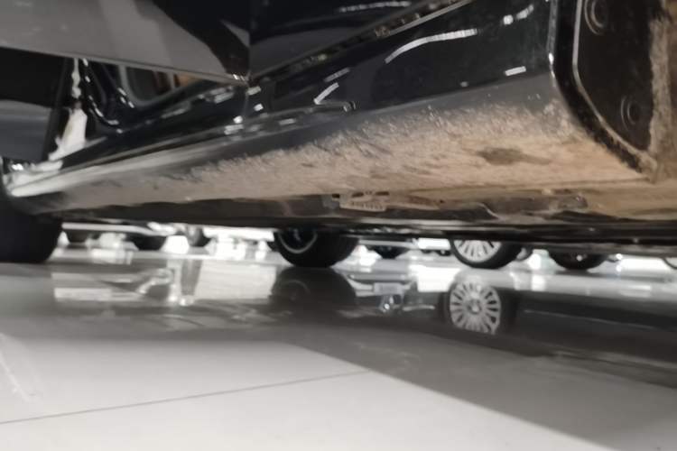 Used Mercedes-Benz E-Class 2025 Year Restyled E 260 Sport Edition Right Side Sill