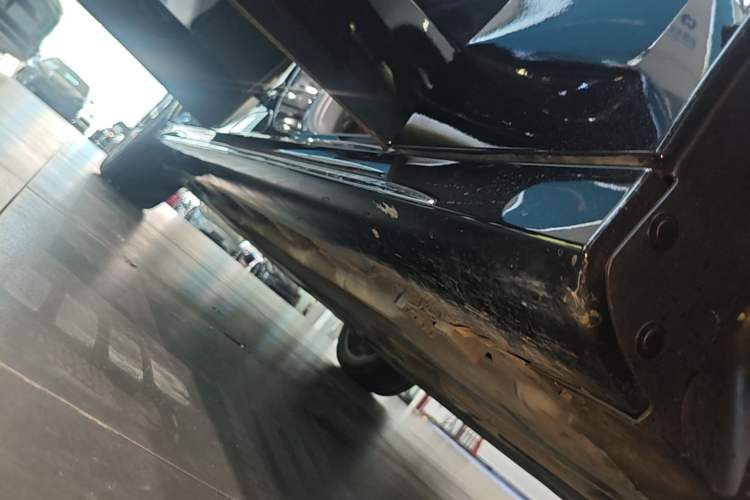 Used Mercedes-Benz E-Class 2025 Facelift E 300 L Fashion Edition Right Side Sill
