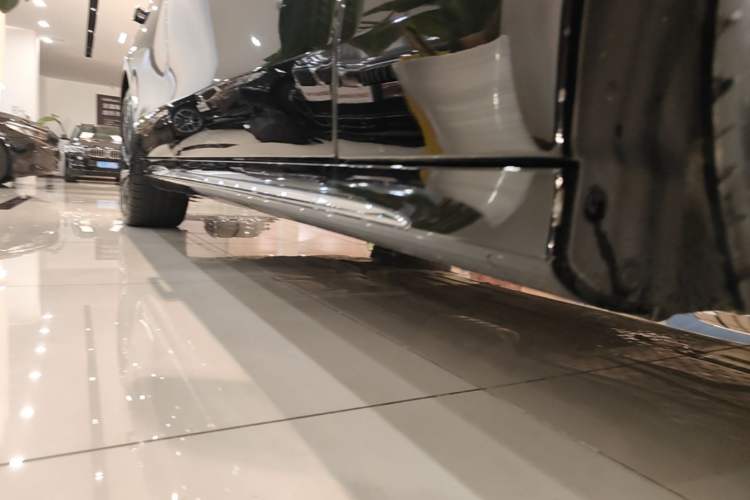 Used Mercedes-Benz E-Class 2025 Facelift E 300 L Luxury Edition Right Side Sill