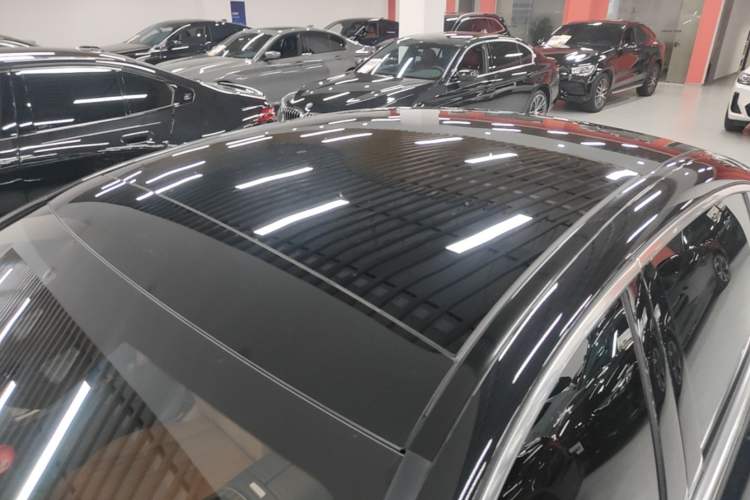 Used Mercedes-Benz E-Class 2025 Facelift E 300 L Luxury Edition Roof