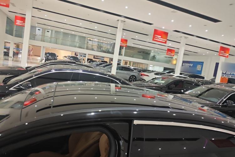 Used Mercedes-Benz E-Class 2025 E 300 L Luxury Model Roof