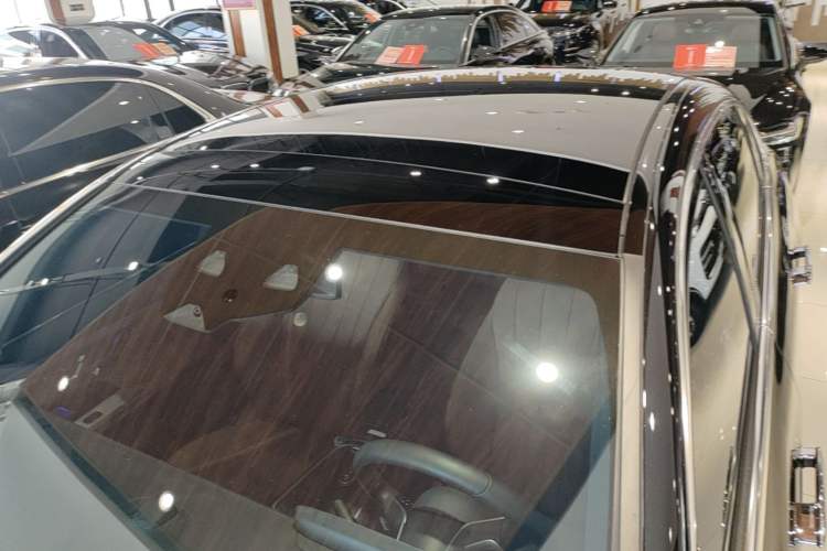 Used Mercedes-Benz E-Class 2025 Facelift E 300 L Luxury Edition Roof