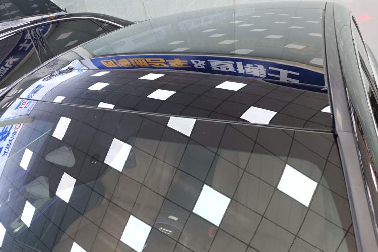 Used Mercedes-Benz E-Class 2025 E 260 L Roof