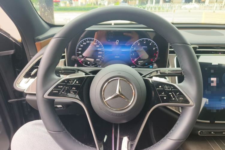 Used Mercedes-Benz E-Class 2025 Facelift E 300 L Fashion Edition Steering Wheel