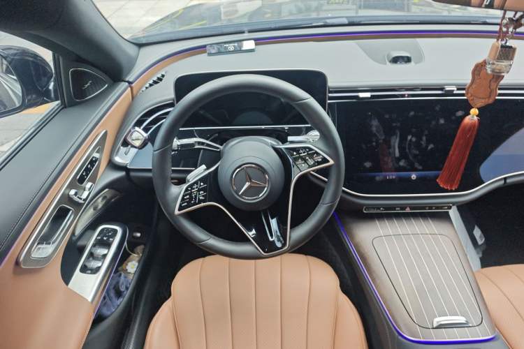 Used Mercedes-Benz E-Class 2025 Facelift E 300 L Luxury Edition Steering Wheel