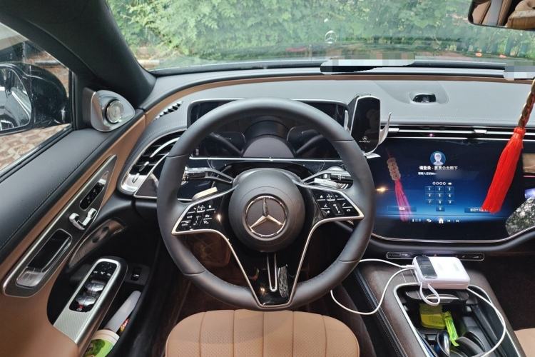 Used Mercedes-Benz E-Class 2025 Facelift E 300 L Luxury Edition Steering Wheel