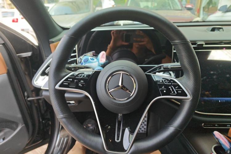 Used Mercedes-Benz E-Class 2025 Facelift E 300 L Luxury Edition Steering Wheel